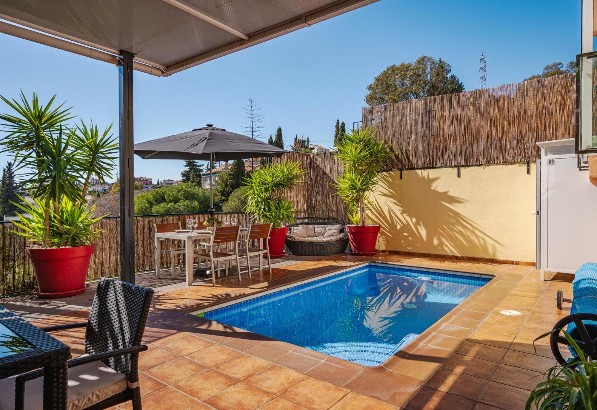 Private Luxurious Hillside Villa With Pool & Sea Views For 8 To 10 Ppl フエンヒロラ エクステリア 写真