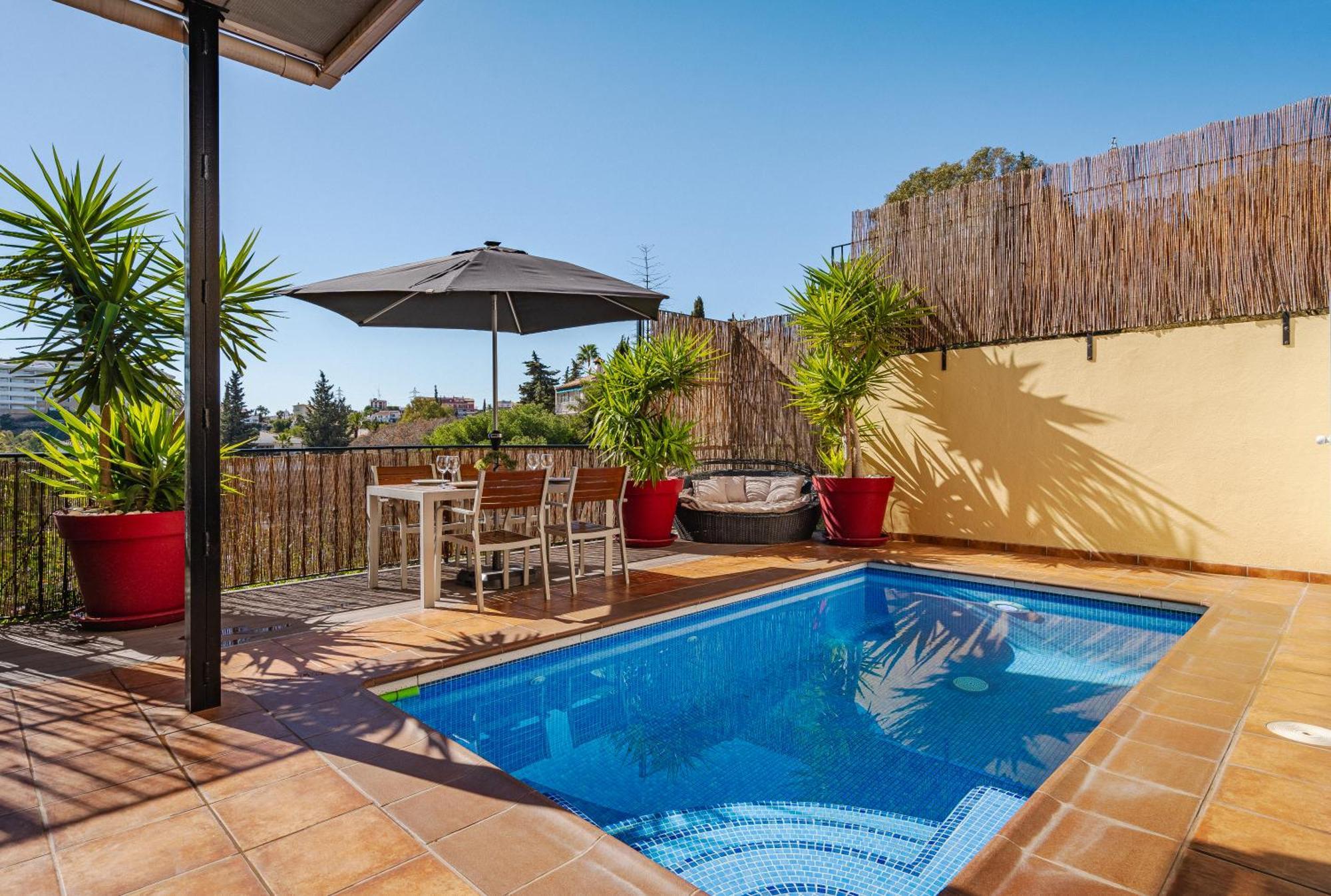 Private Luxurious Hillside Villa With Pool & Sea Views For 8 To 10 Ppl フエンヒロラ エクステリア 写真