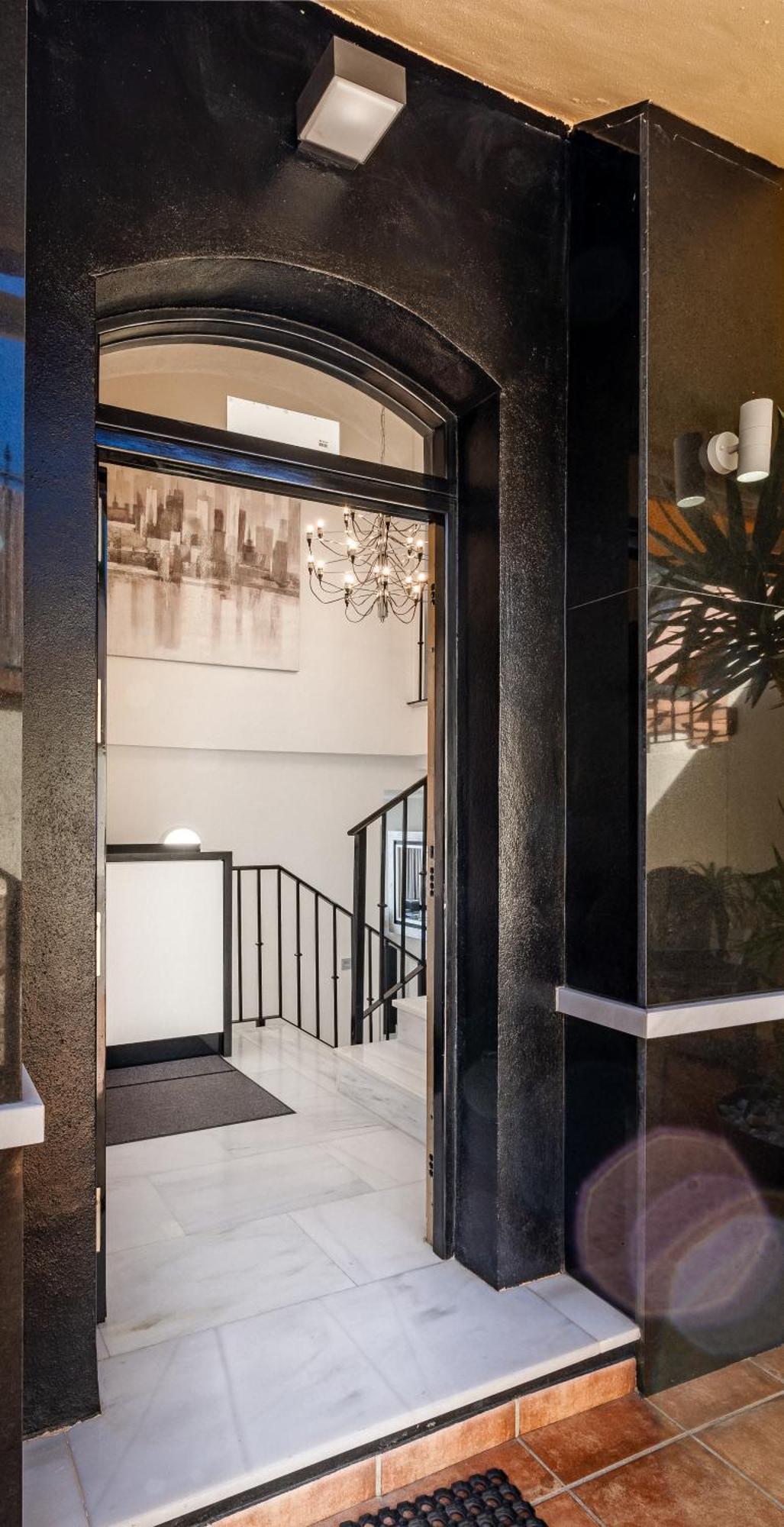 Private Luxurious Hillside Villa With Pool & Sea Views For 8 To 10 Ppl フエンヒロラ エクステリア 写真