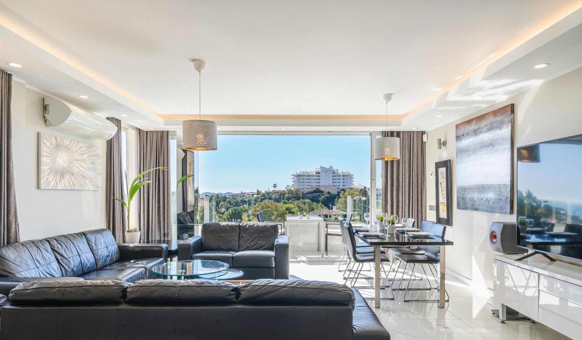Private Luxurious Hillside Villa With Pool & Sea Views For 8 To 10 Ppl フエンヒロラ エクステリア 写真